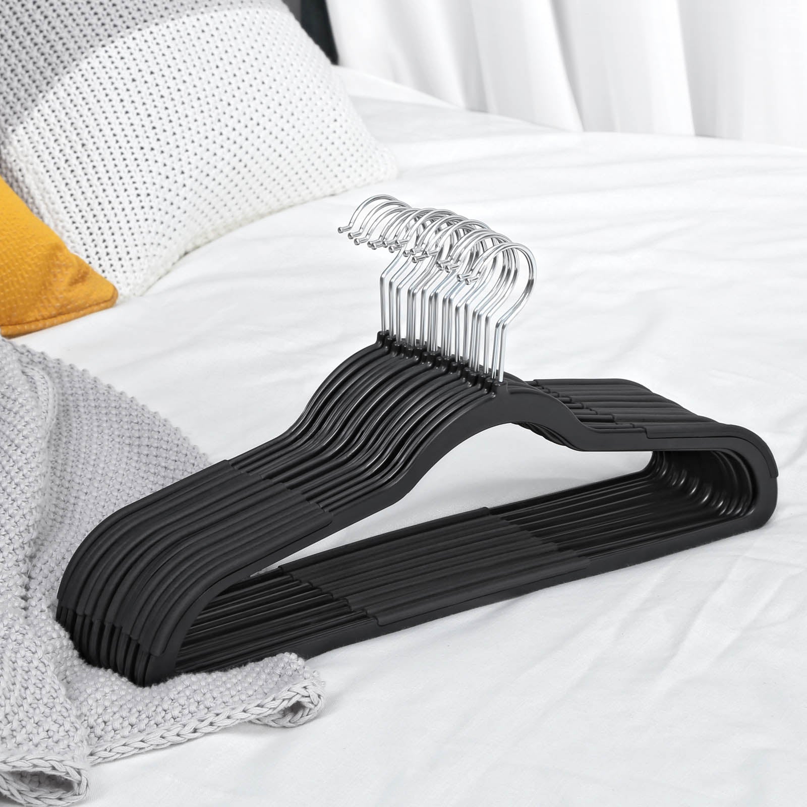 Kleerhangers – Antislip en ruimtebesparend – Set van 30 – Zwart