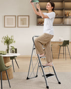 Trapladder – met 4 treden – draagvermogen tot 150 kg – duifgrijs
