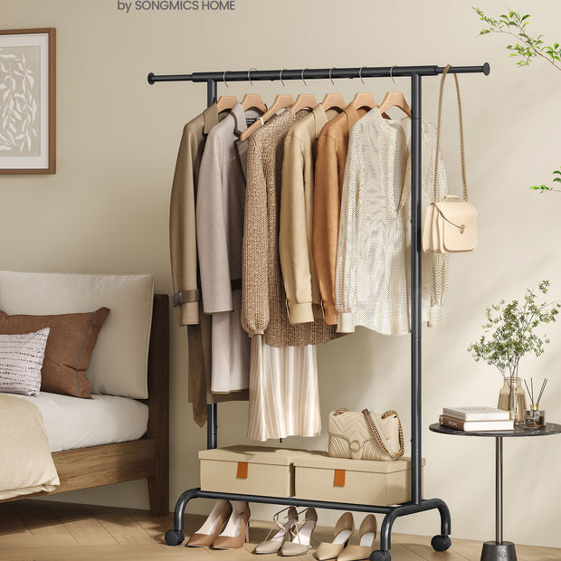 Uitschuifbaar kledingrek (83-120 cm)– Met dubbele hangroede – 360° draaibare wielen – Tot 45 kg draagvermogen