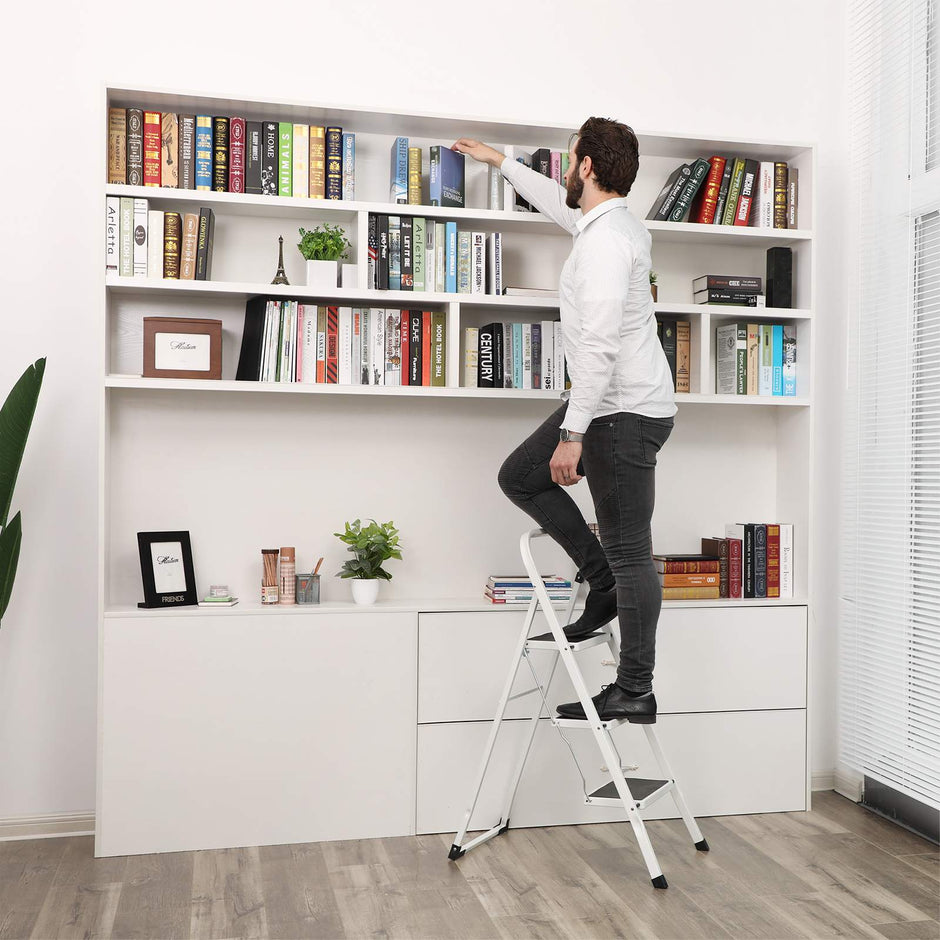 Vouwladder – stabiel en antislip – wit-zwart