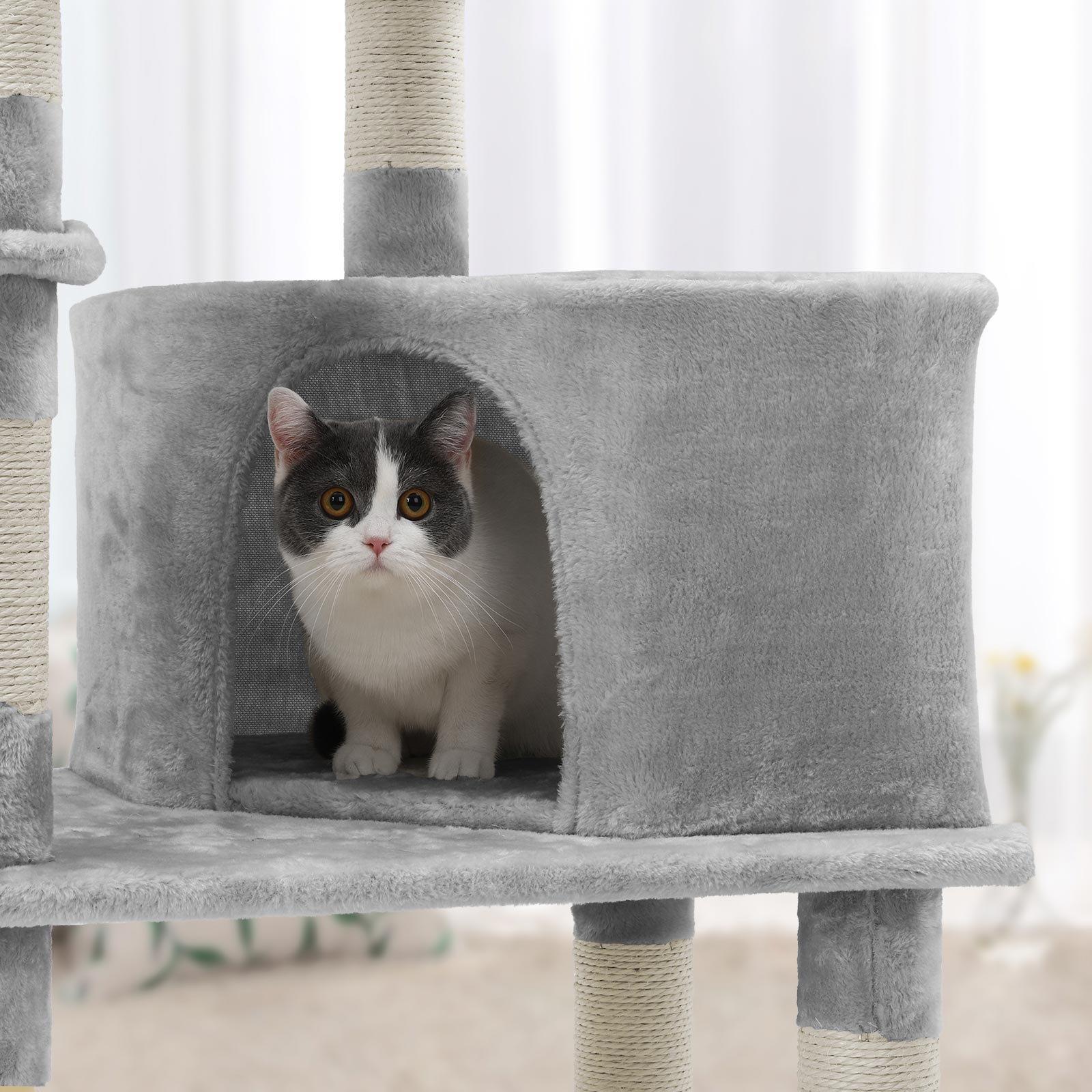 Kattenhuis – klimtoren met knuffelgrot – pluche – lichtgrijs