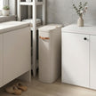Wasmand - 65 liter - 39 x 22 x 75 cm - met deksel en handvatten - beige - maximaal 10 kg