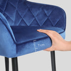 Eetkamerstoel - Gestoffeerd met fluweel - Met armleuningen en metalen poten - Blauw