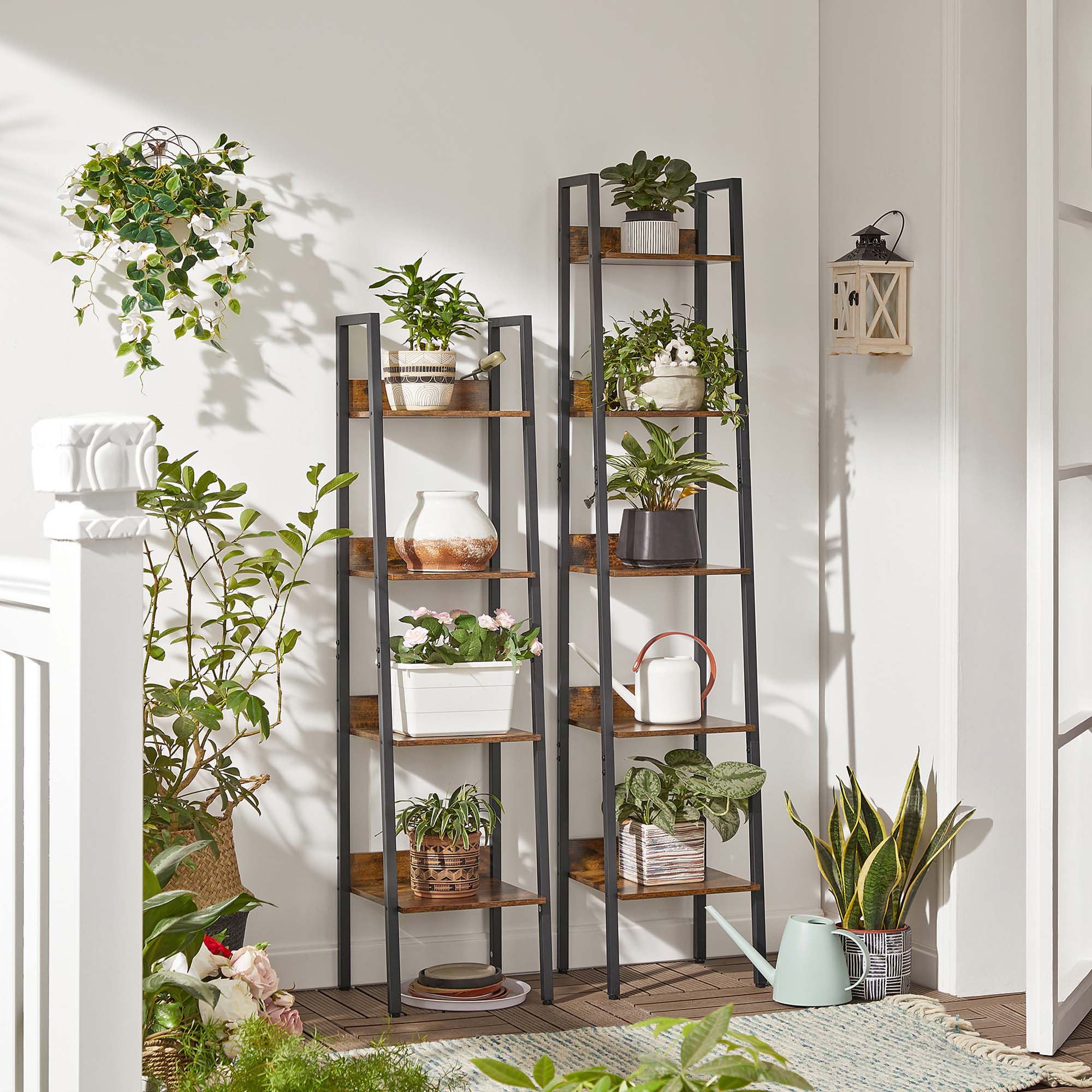Boekenkast - Ladderplank - Met 5 legplanken - Metalen frame - Bruin / Zwart