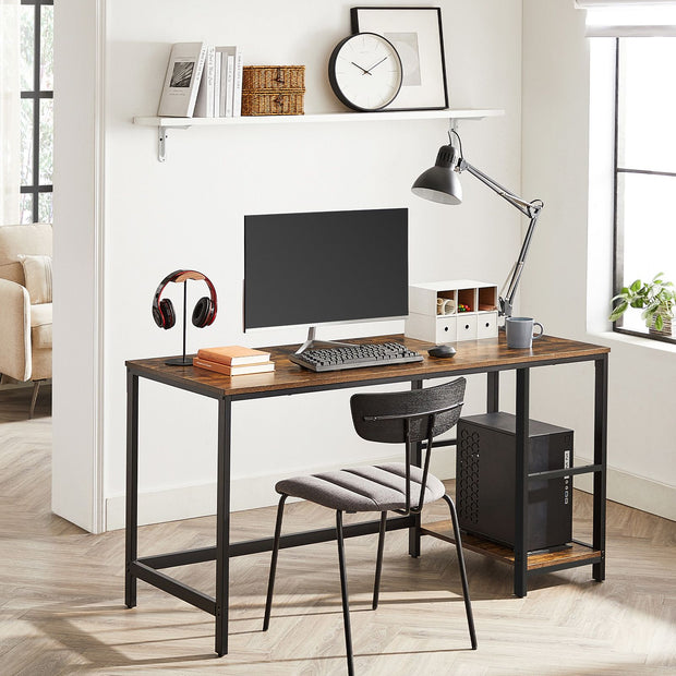 Bureau – Computertafel - 60 x 140 cm – Met flexibele opbergplanken – Stalen frame – Bruin/Zwart