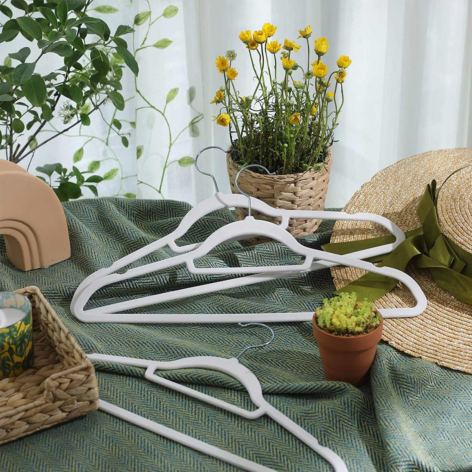 Kledinghangers - Fluweel - Set van 20 - 0,6 cm dik - Wit