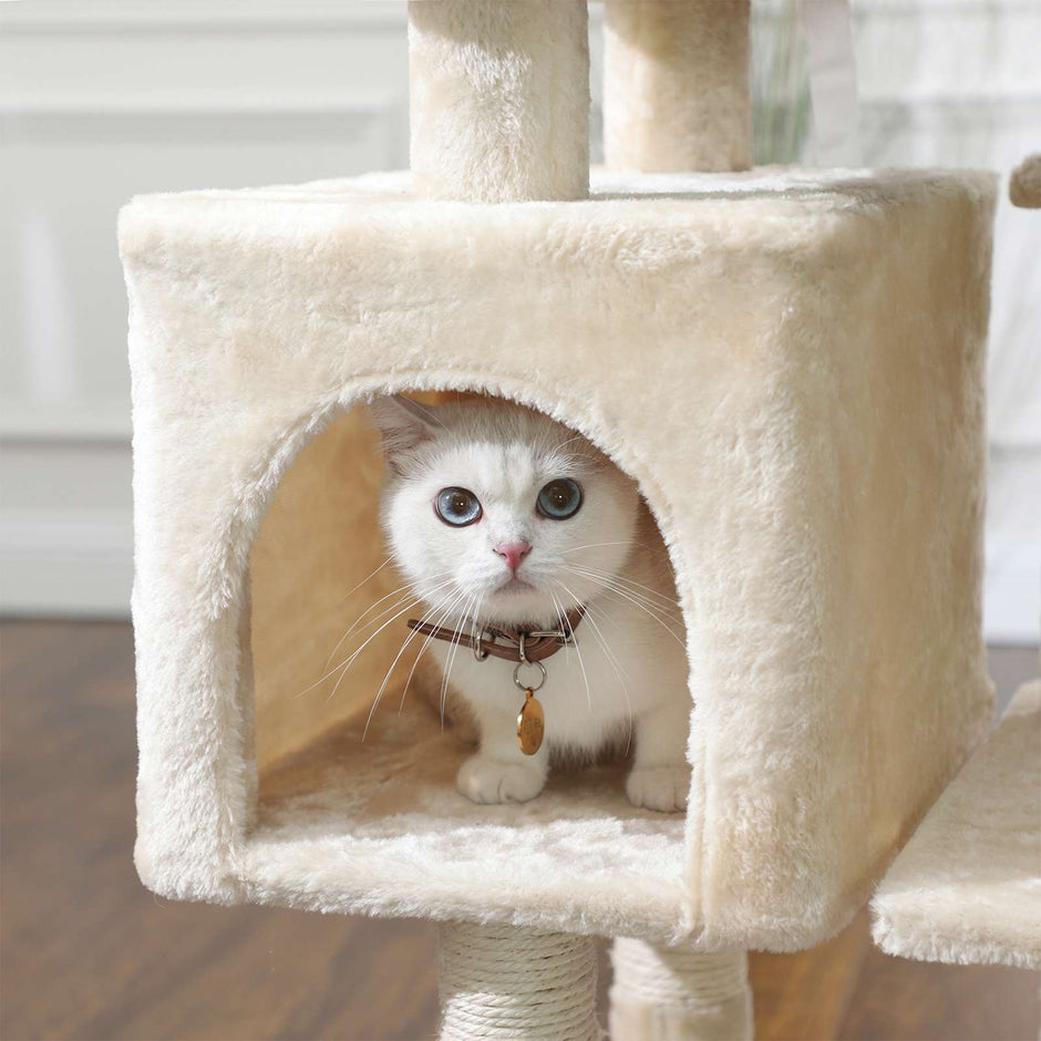 Krabpaal – met ligbed en klimelementen – beige